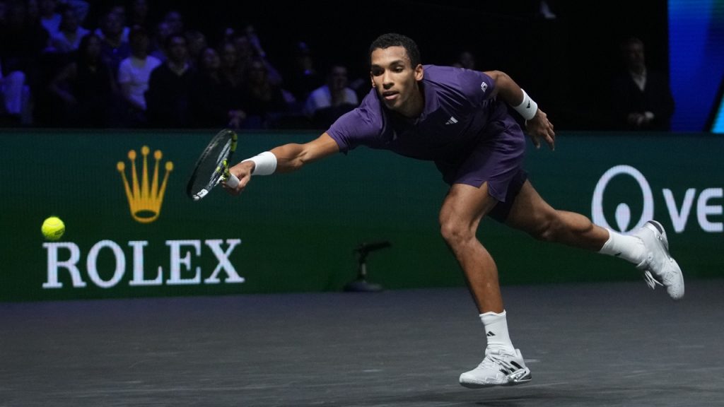 Auger-Aliassime drops Paris final to Sinner in rematch of US Open semis Auger-Aliassime drops Paris final to Sinner in rematch of US Open semis