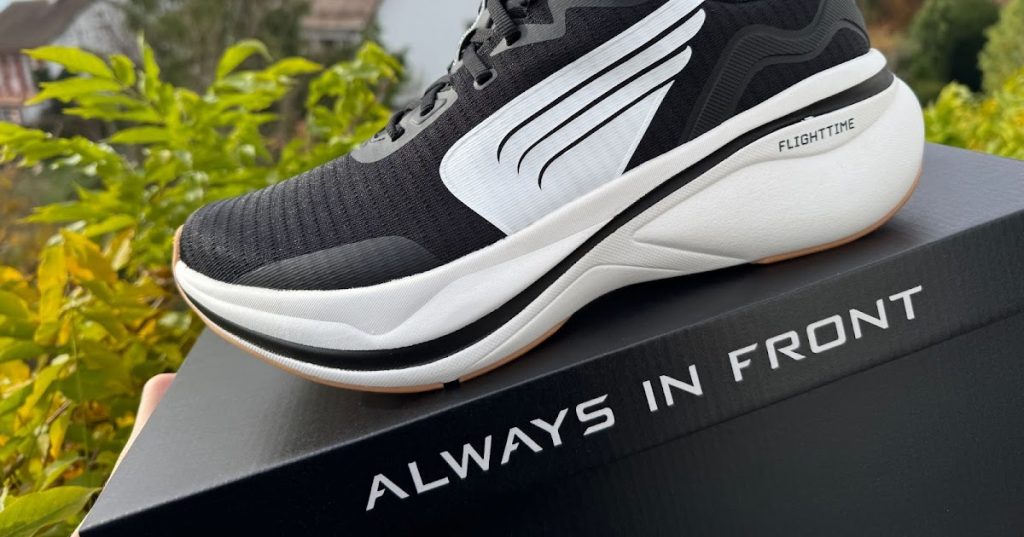 Testbericht: TYR Sport Maverick-V1 – Leichter Komfortschuh für entspannte Runs.12 Vergleiche (German)