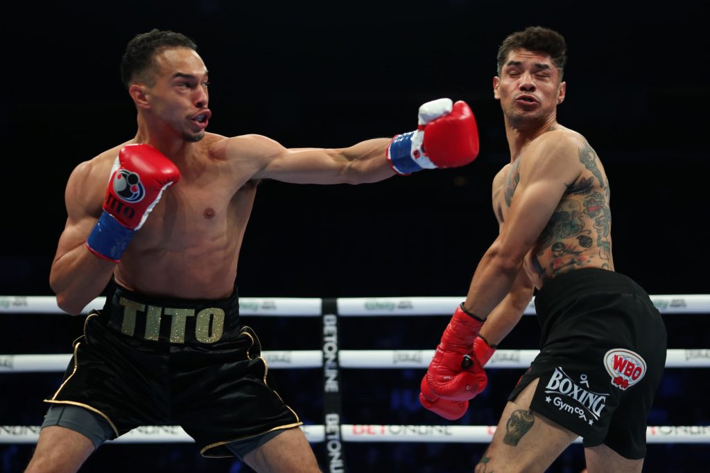 Video: Ernesto Mercado drops and stops Antonio Moran