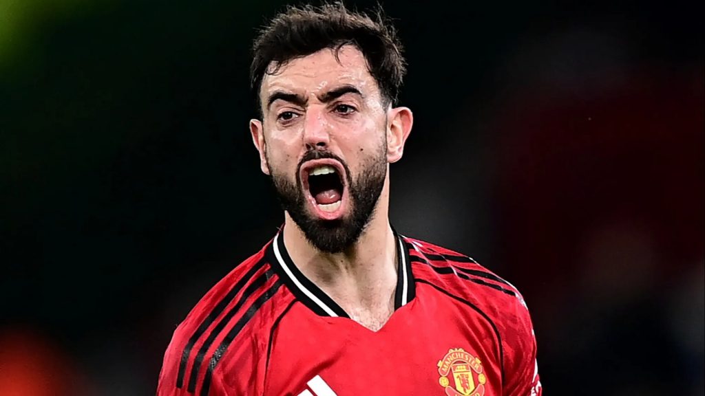 Unseen moment Bruno Fernandes rages at Man United teammates after throwing away lead three times