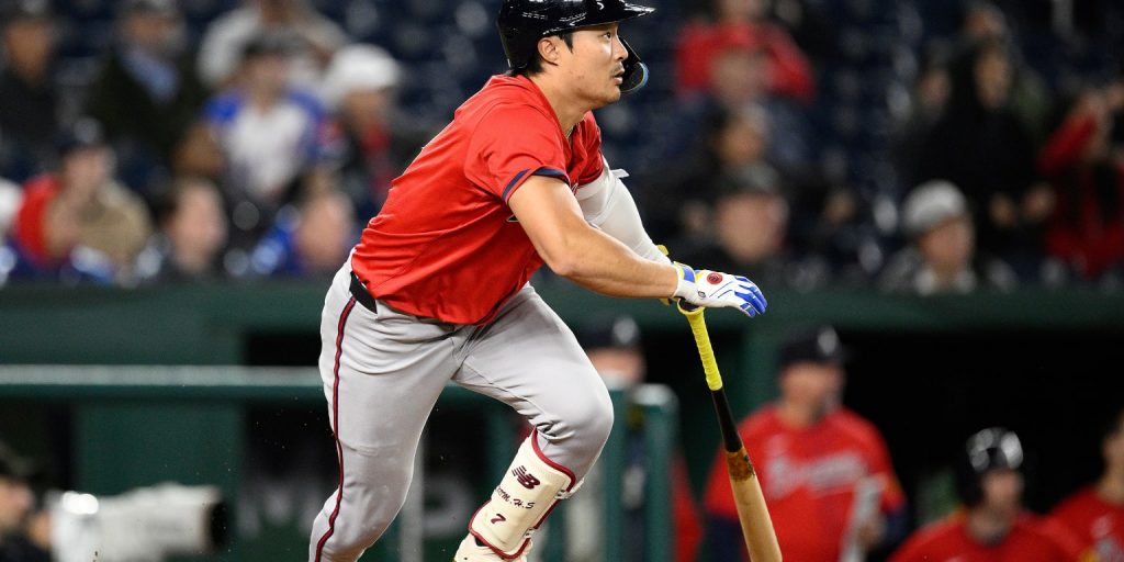 Infielder Kim returns to Braves on 1-year,  million deal