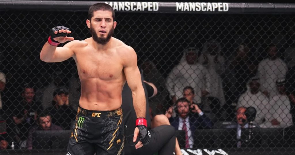 Islam Makhachev’s Move to Welterweight: A Historic Second Belt and a New Legacy Islam Makhachev’s Move to Welterweight: A Historic Second Belt and a New Legacy
