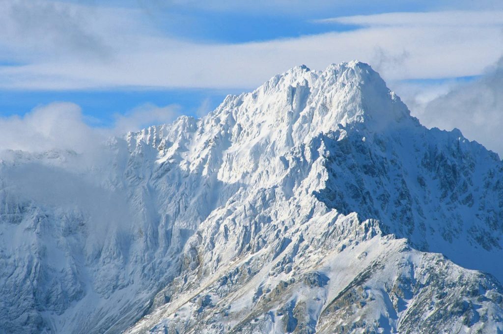 Earthquake Rocks Alaskan Mountains With Mile-Long Landslides and Destruction