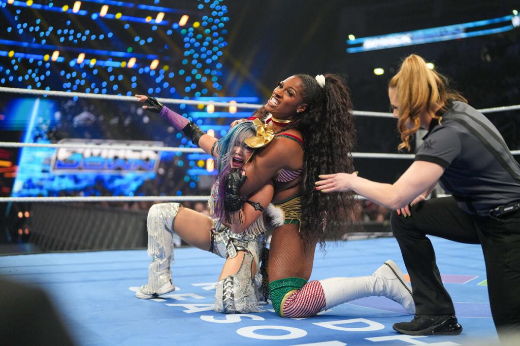 Lash and Nia Continue To Build Momentum; Giulia Sees Red… Or Is It Green?