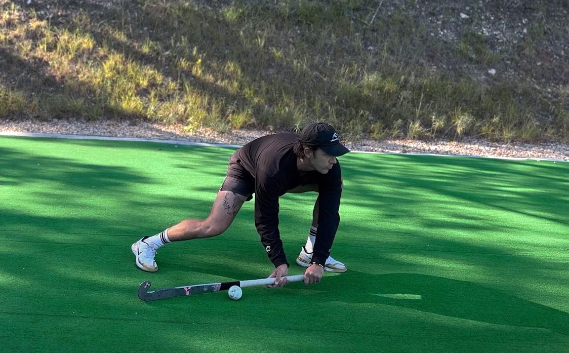 How to master the “deceptive sweep” pass in hockey