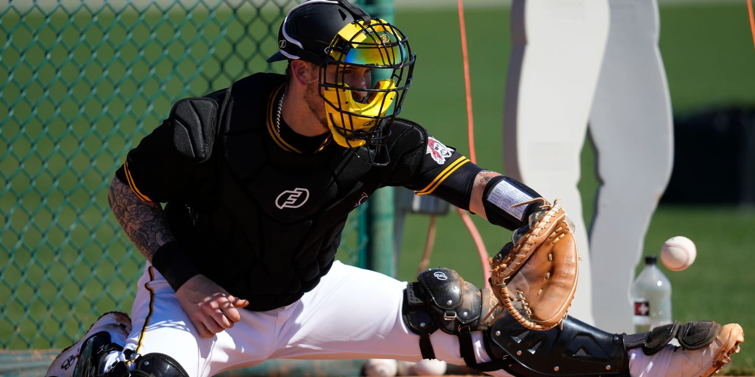 Grandal's impact felt by Bucs pitching staff