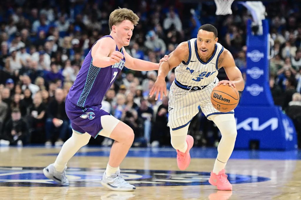 Hornets' Kon Knueppel scores 16 points in first quarter but leaves win over Magic with right ankle injury
