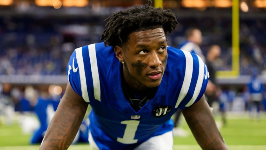 Sauce rejoins Colts, but Buckner's season is over