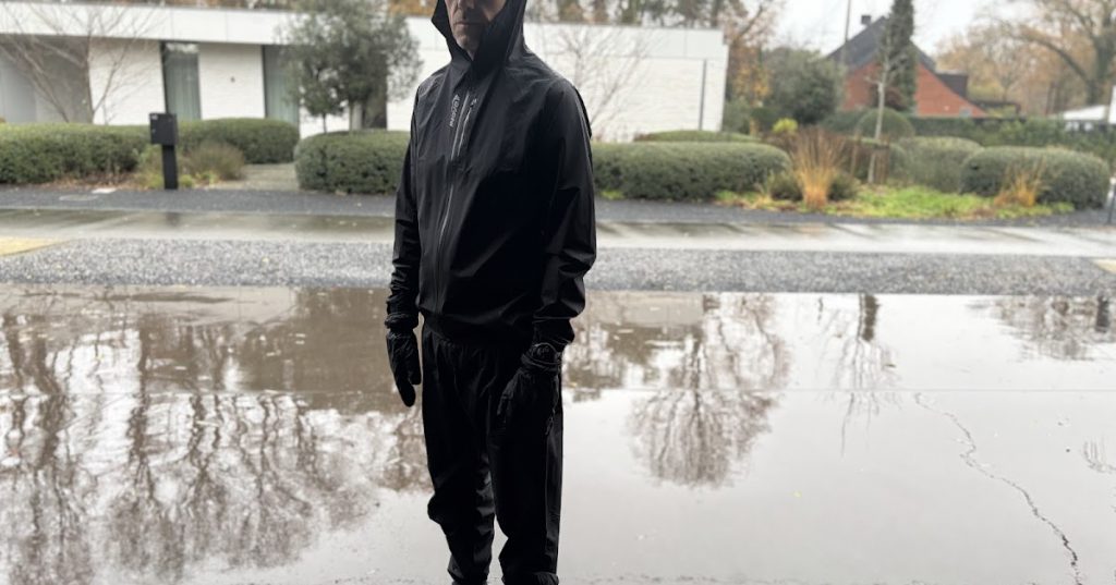 Inov8 Stormshell Jacket, Pants and Overmitt Review Inov8 Stormshell Jacket, Pants and Overmitt Review