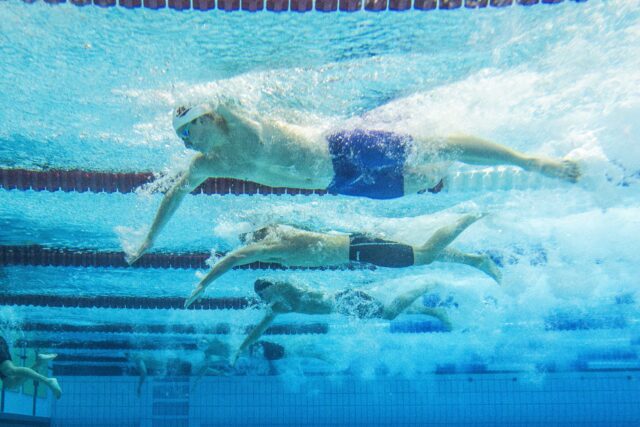 A Set for Holding More Water at Fast Swimming Speeds A Set for Holding More Water at Fast Swimming Speeds
