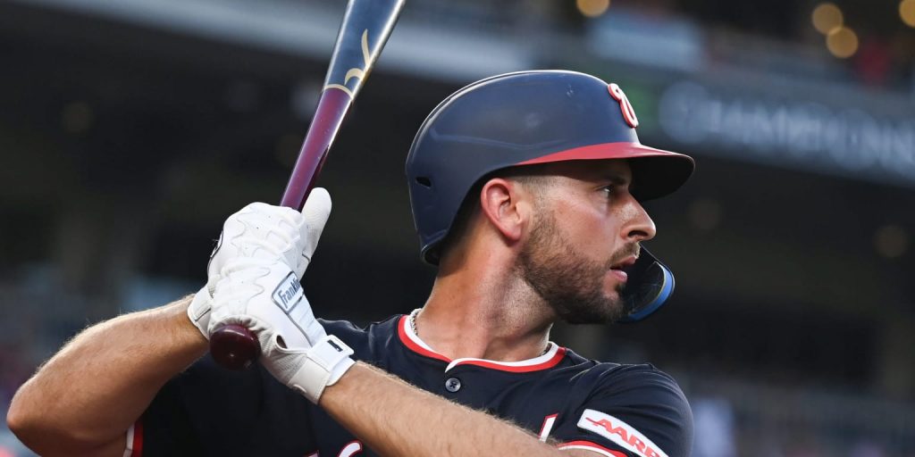 Veteran infielder DeJong agrees to Minors deal with Yankees (source)