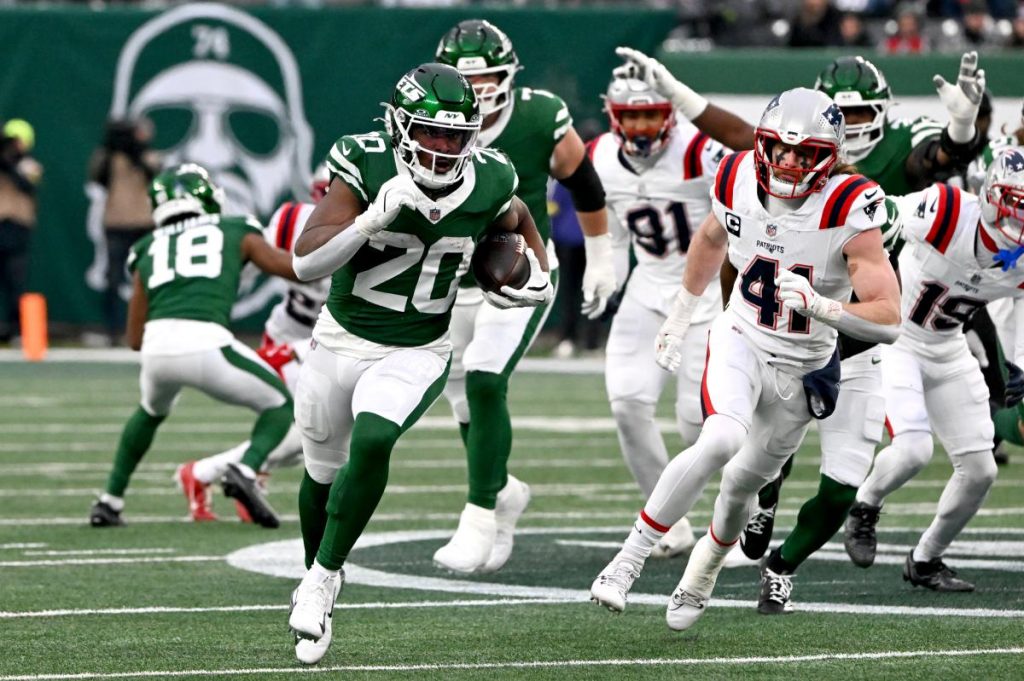 Where Jets stand on Breece Hall’s pending free agency, defensive coordinator search