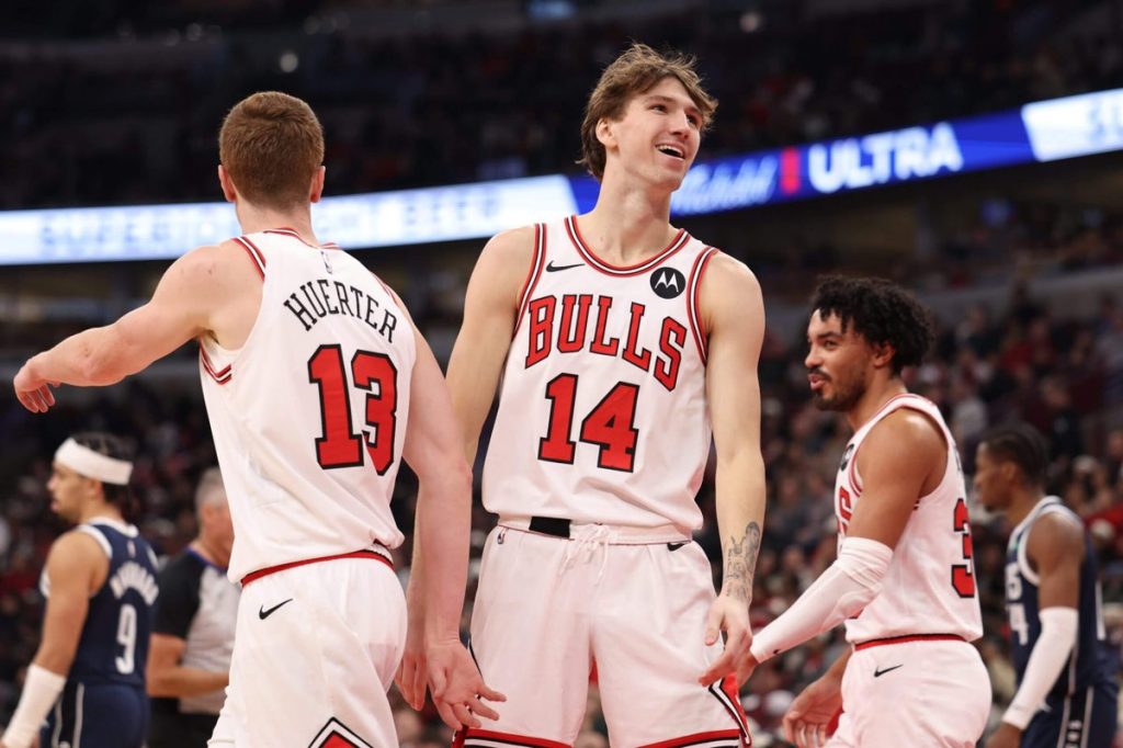 Chicago focused on Bears' rally, but Bulls planted a Flagg, topped Mavs Chicago focused on Bears' rally, but Bulls planted a Flagg, topped Mavs