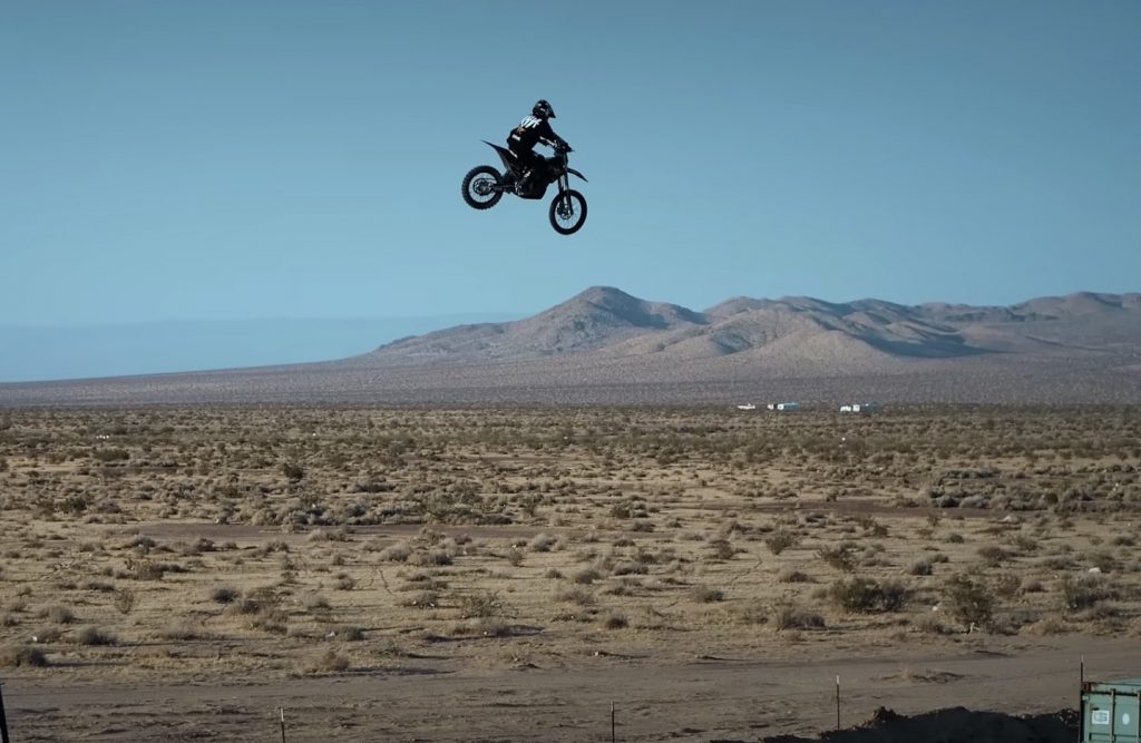 3-World Record Stunts Scheduled For January 31st in Mesa, Arizona (Trophy Truck, Moto, BMX) 3-World Record Stunts Scheduled For January 31st in Mesa, Arizona (Trophy Truck, Moto, BMX)