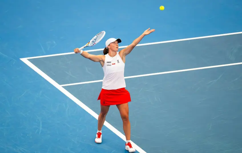 Iga Swiatek answers if she's injured after struggling in loss to Belinda Bencic Iga Swiatek answers if she's injured after struggling in loss to Belinda Bencic