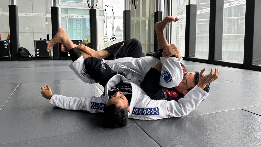 Here’s How to Use The Banana Split In BJJ Here’s How to Use The Banana Split In BJJ