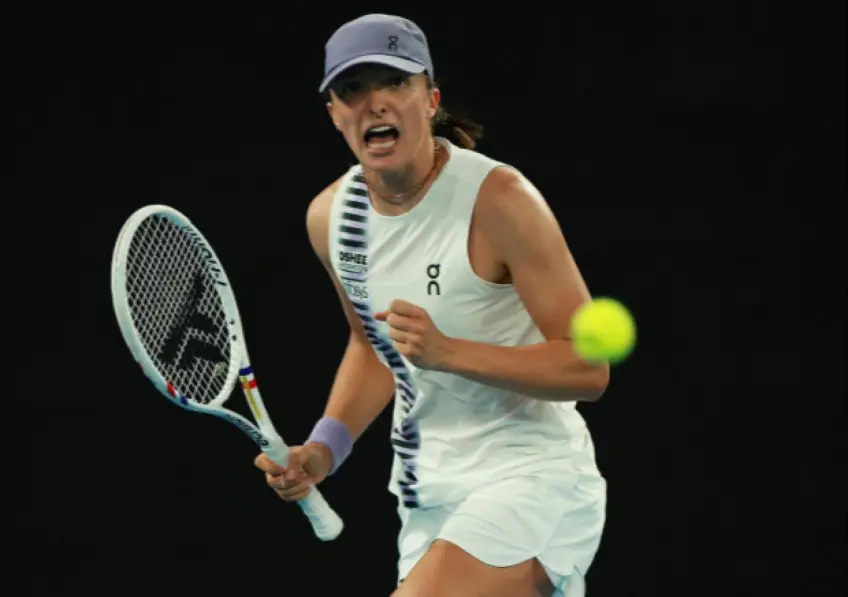 Australian Open: Iga Swiatek erases early deficit, survives tricky 1R vs qualifier