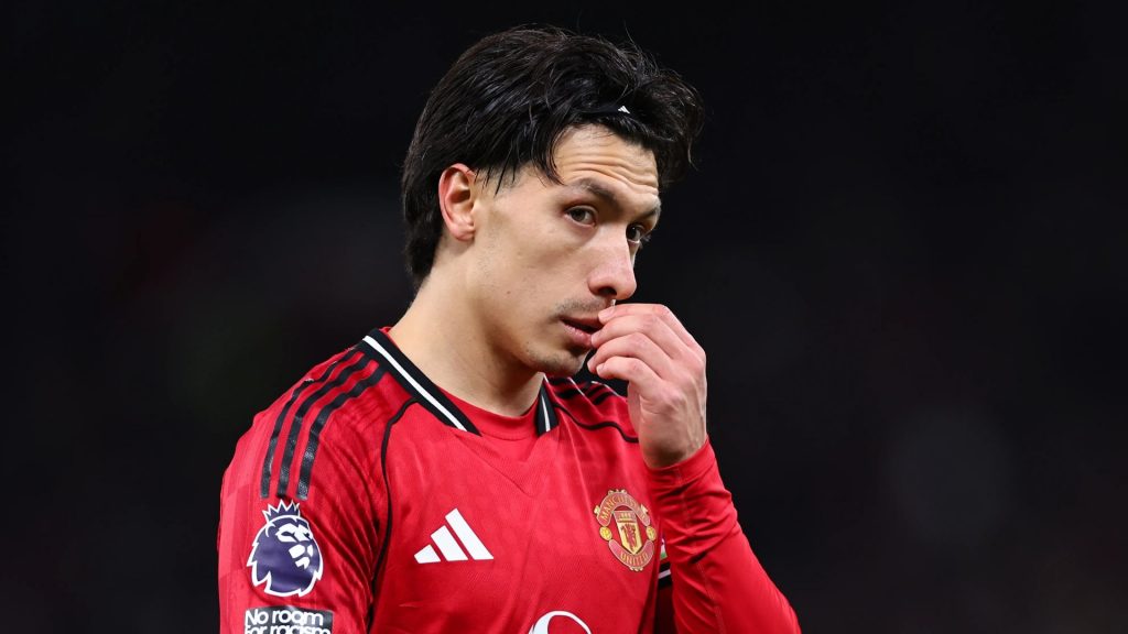 ‘Grow up’ – Nicky Butt sends X-rated response to Lisandro Martinez as Paul Scholes opens up on historic argument ‘Grow up’ – Nicky Butt sends X-rated response to Lisandro Martinez as Paul Scholes opens up on historic argument