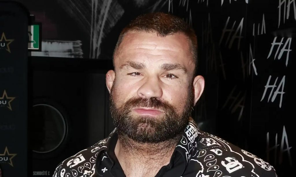 Karlos Vemola, former UFC fighter, arrested in connection with large-scale international cocaine smuggling operation Karlos Vemola, former UFC fighter, arrested in connection with large-scale international cocaine smuggling operation