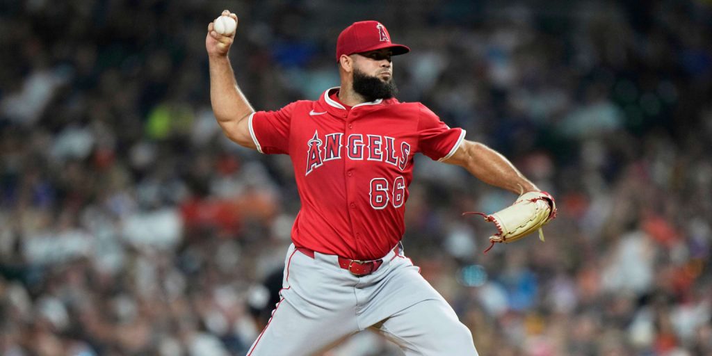 Mets add to 'pen depth with Luis García on one-year deal 