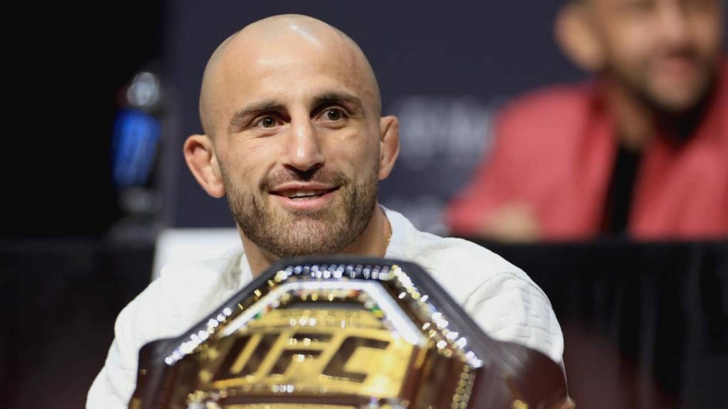 Two-time champion reveals his UFC 324 main event prediction Two-time champion reveals his UFC 324 main event prediction