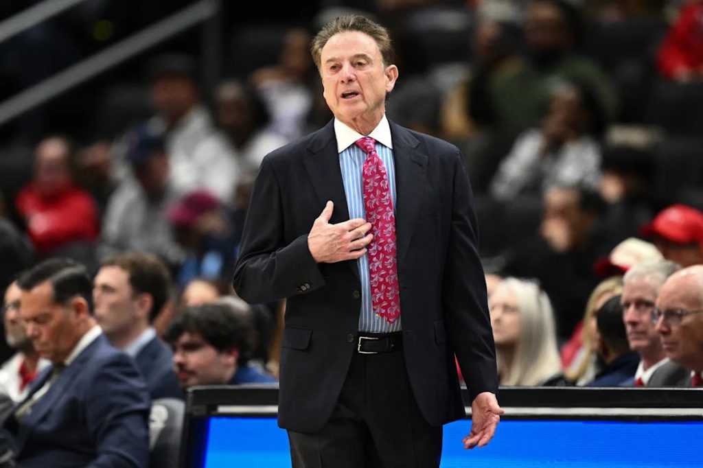 Rick Pitino's 900th win could come against his son when St. John's visits Xavier this weekend Rick Pitino's 900th win could come against his son when St. John's visits Xavier this weekend