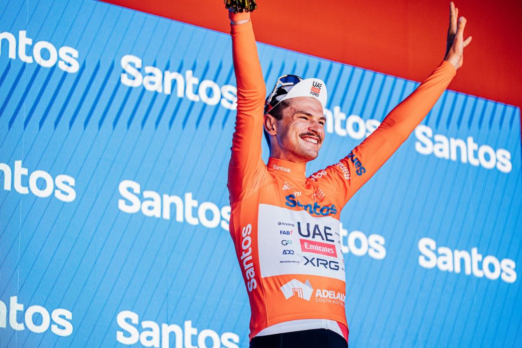 Kangaroos, crashes and a depleted team, but still Jay Vine claims Tour Down Under with biggest winning margin since 2004 Kangaroos, crashes and a depleted team, but still Jay Vine claims Tour Down Under with biggest winning margin since 2004