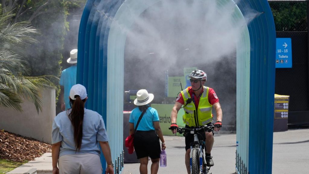 Australian Open triggers maximum heat warning with 45°C forecast