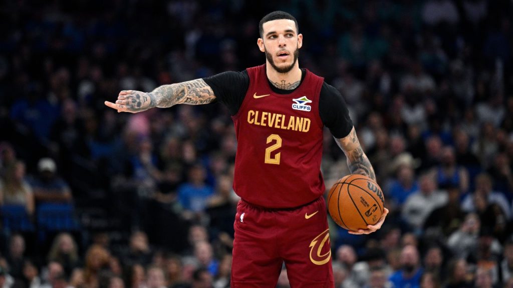 Report: Cavaliers send Lonzo Ball to Jazz in three-team deal, expected to be waived