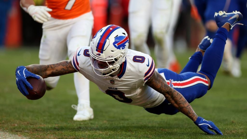 Challenges facing the Bills, Brady — and how to overcome them