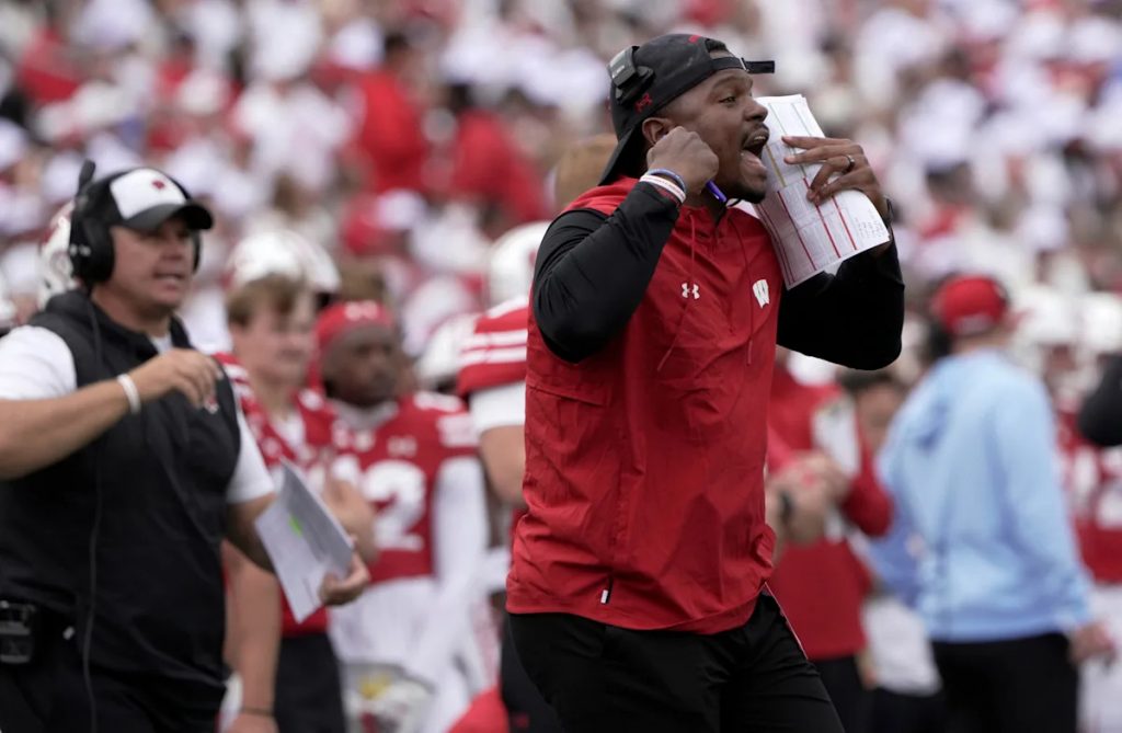 Badgers WR coach heading to the NFL as assistant QBs coach