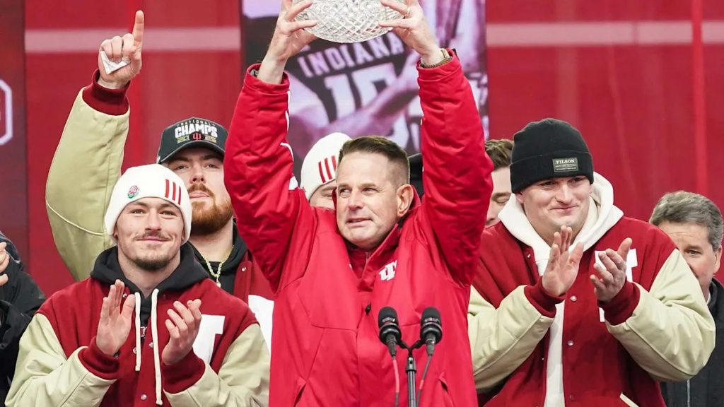 Indiana’s Curt Cignetti cashes in on title run with 8-year extension worth .2 million per year