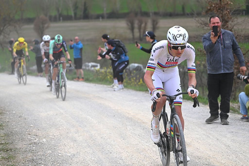 Strade Bianche Men LIVE – Tadej Pogačar attacks 80km from the finish in search of record-breaking fourth victory