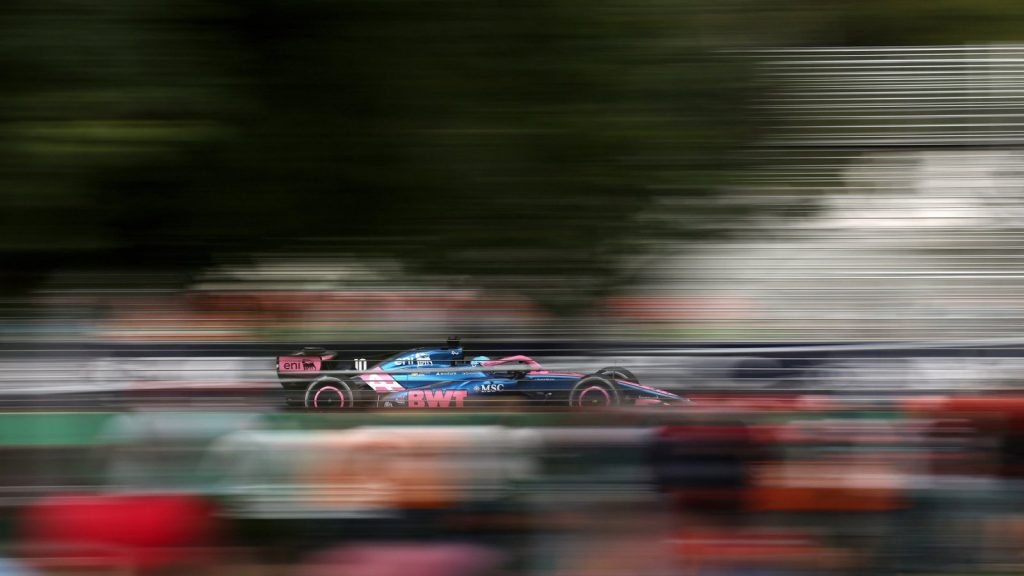 One F1 team “lost a fiver, found a pound” in Australian GP One F1 team “lost a fiver, found a pound” in Australian GP