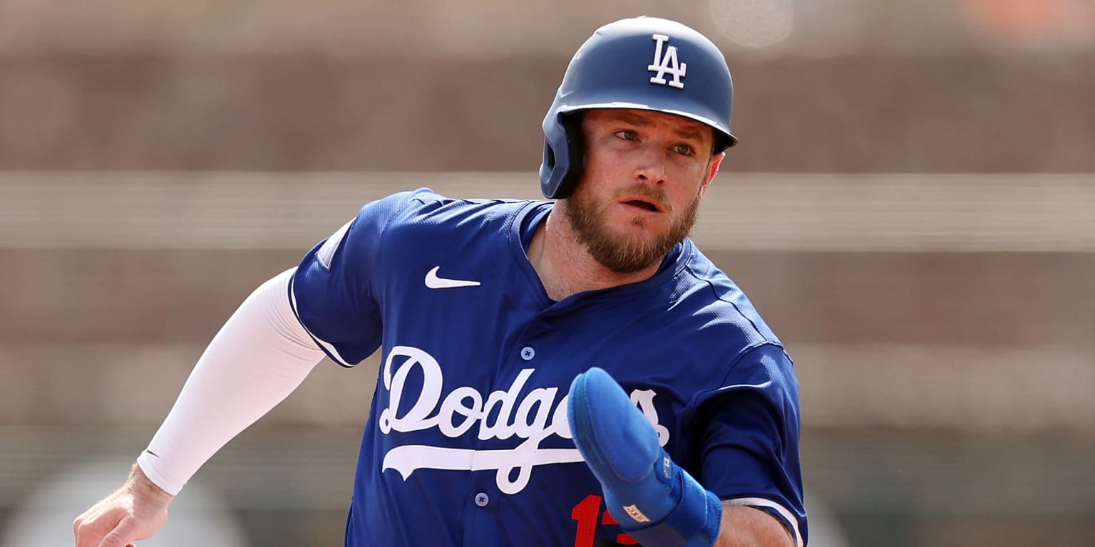 X-rays negative on Muncy's hand; Kiké talks rejoining LA