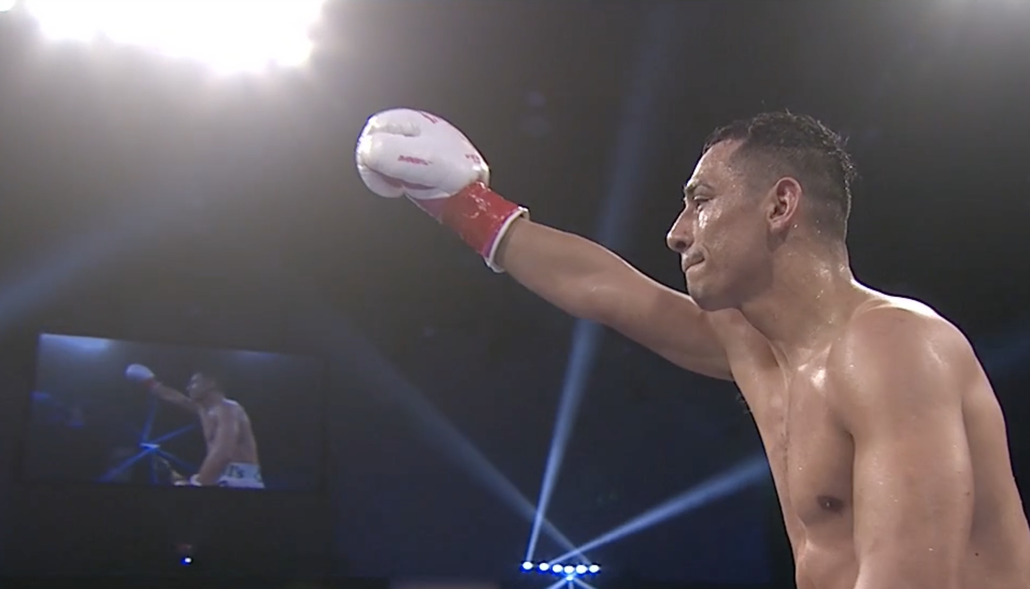 Luis Alberto Lopez Stops Injured Reiya Abe in Eight