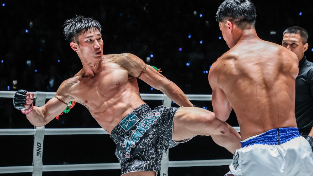 Reading Your Opponent: How To Spot Subtle Tells And Patterns During A Fight Reading Your Opponent: How To Spot Subtle Tells And Patterns During A Fight