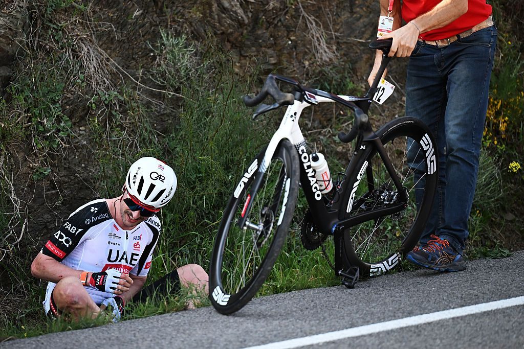Jay Vine's return from injury cut short with crash and abandon on stage 3 of Volta a Catalunya Jay Vine's return from injury cut short with crash and abandon on stage 3 of Volta a Catalunya