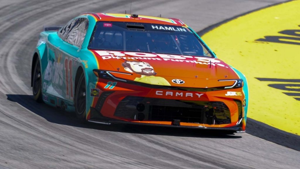 Denny Hamlin edges William Byron to win pole at Matinsville