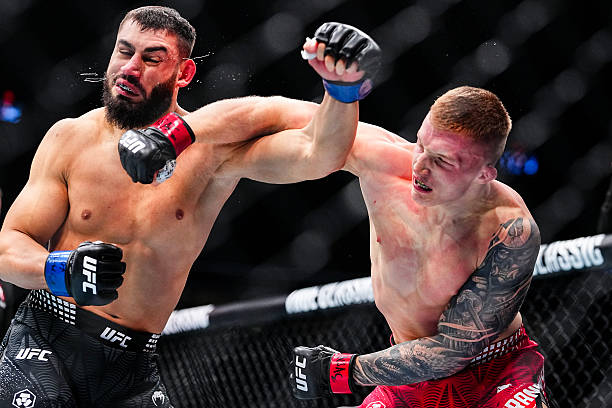 Iwo Baraniewski Draws Billy Elekana in High-Stakes Light Heavyweight Clash at UFC Vegas