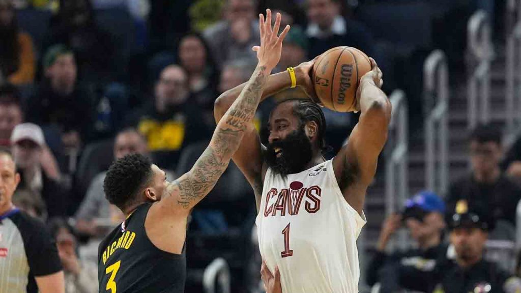 NBA roundup: Cavaliers, Rockets clinch playoff spots NBA roundup: Cavaliers, Rockets clinch playoff spots
