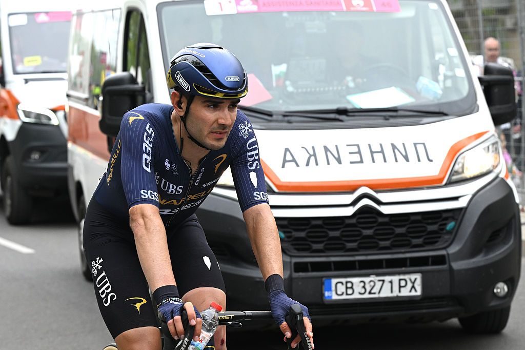 Giro d'Italia abandons – stage 2 crash victim list grows as Adam Yates and Andrea Vendrame leave race ahead of stage 3