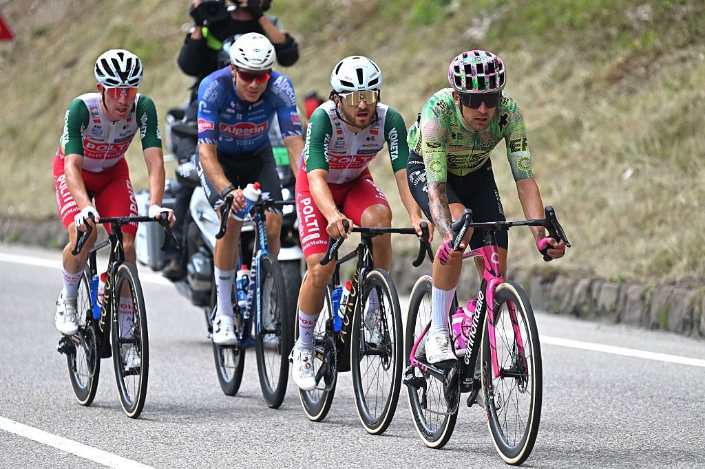 Giro d'Italia stage 18 LIVE: Four-man breakaway being kept on a leash by the teams of Jhonatan Narváezand Jonathan Milan