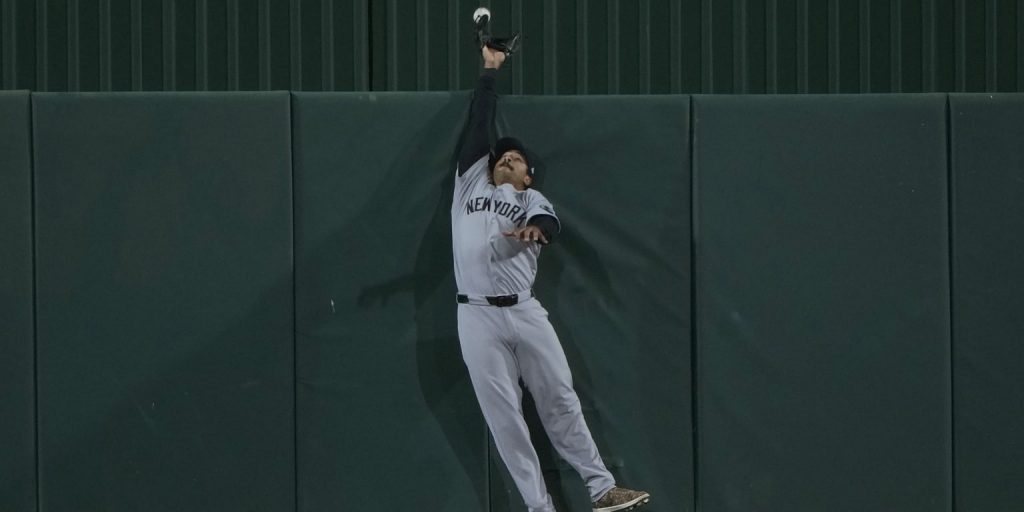 Yanks' ninth-inning rally falls just short as win streak ends at 5