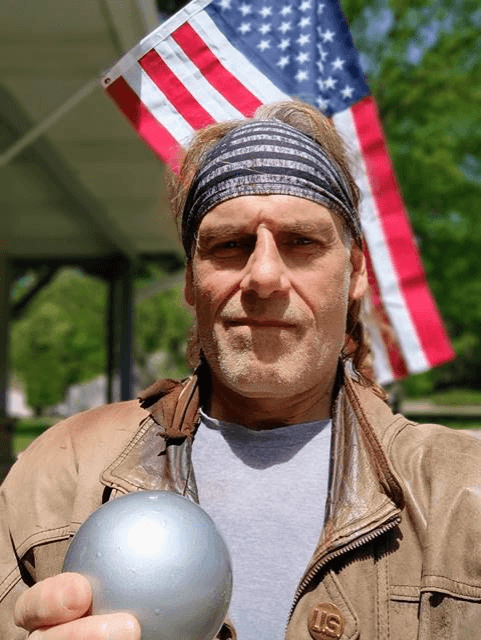 Lake Michigan Swimmer to Celebrate 250th Anniversary by Towing 250 Cannonballs for 22 Miles Lake Michigan Swimmer to Celebrate 250th Anniversary by Towing 250 Cannonballs for 22 Miles