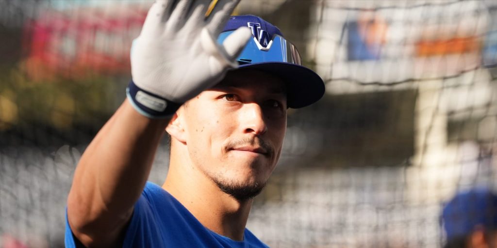 Dodgers activate versatile Edman off IL for season debut Dodgers activate versatile Edman off IL for season debut