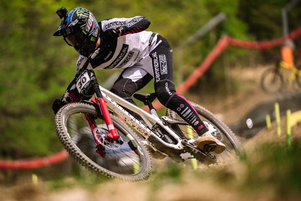 Commencal Refines the Supreme DH V5.2 to Make It Faster Than Ever Commencal Refines the Supreme DH V5.2 to Make It Faster Than Ever