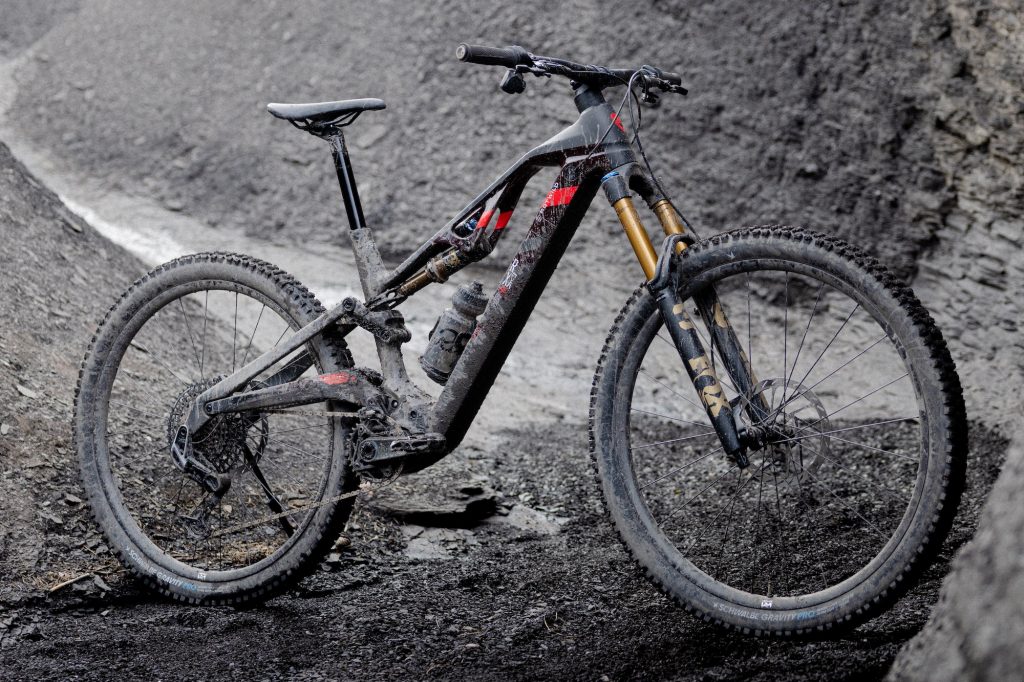 Rotwild Expands its Lineup with the New Avinox-Powered, Trail-Oriented R.XX eMTB Rotwild Expands its Lineup with the New Avinox-Powered, Trail-Oriented R.XX eMTB