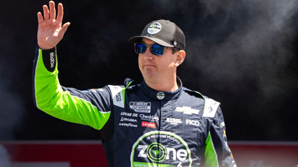 Derek Kneeland honors Kyle Busch at one of NASCAR legend’s favorite tracks, thanks fans Derek Kneeland honors Kyle Busch at one of NASCAR legend’s favorite tracks, thanks fans