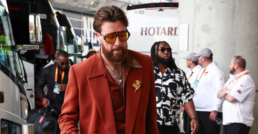 Travis Kelce Twins With Taylor in Dior Travis Kelce Twins With Taylor in Dior